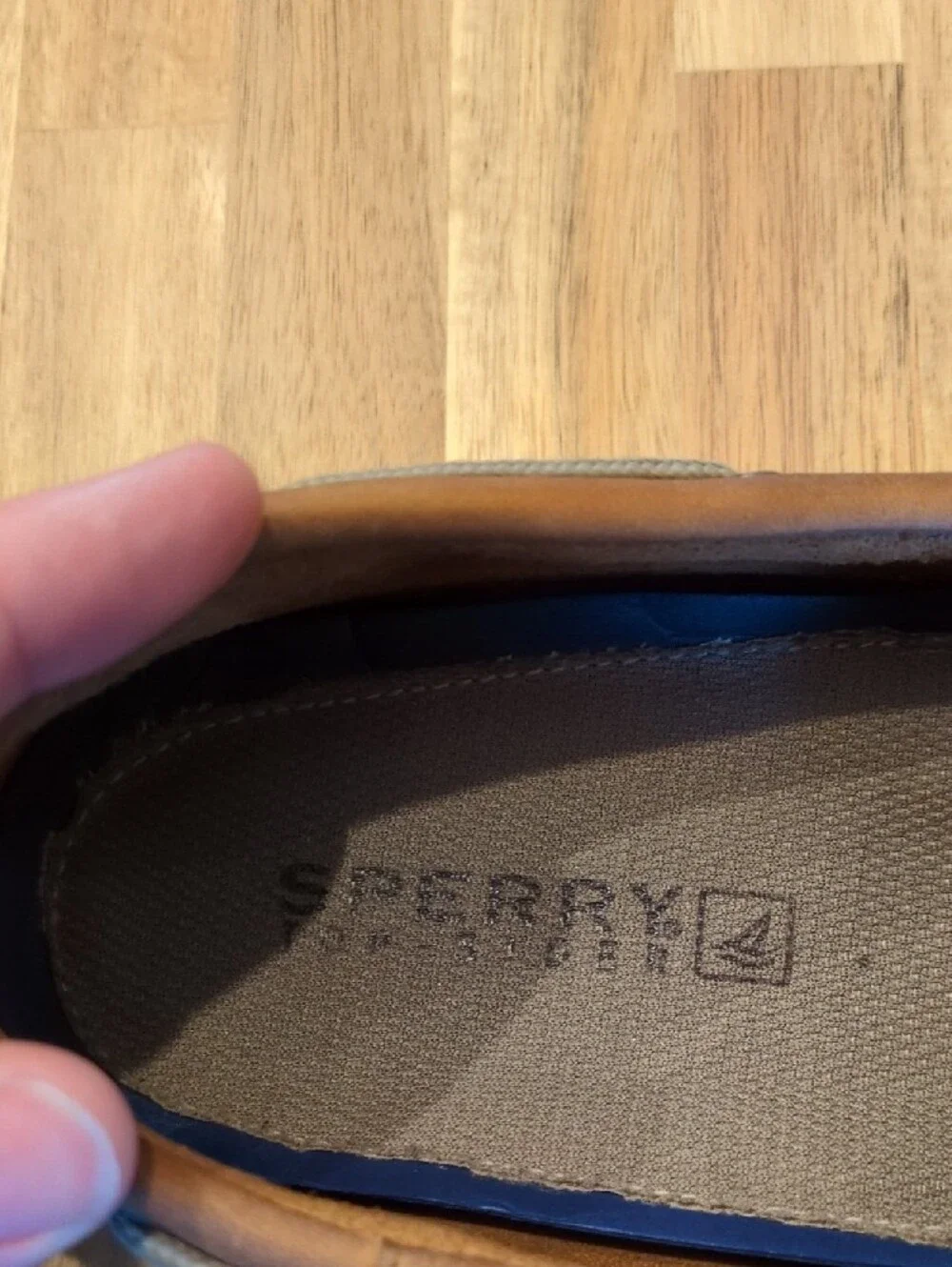 Sperry Men's Tan Leather 2-Eye Boat Shoes with Gray Laces